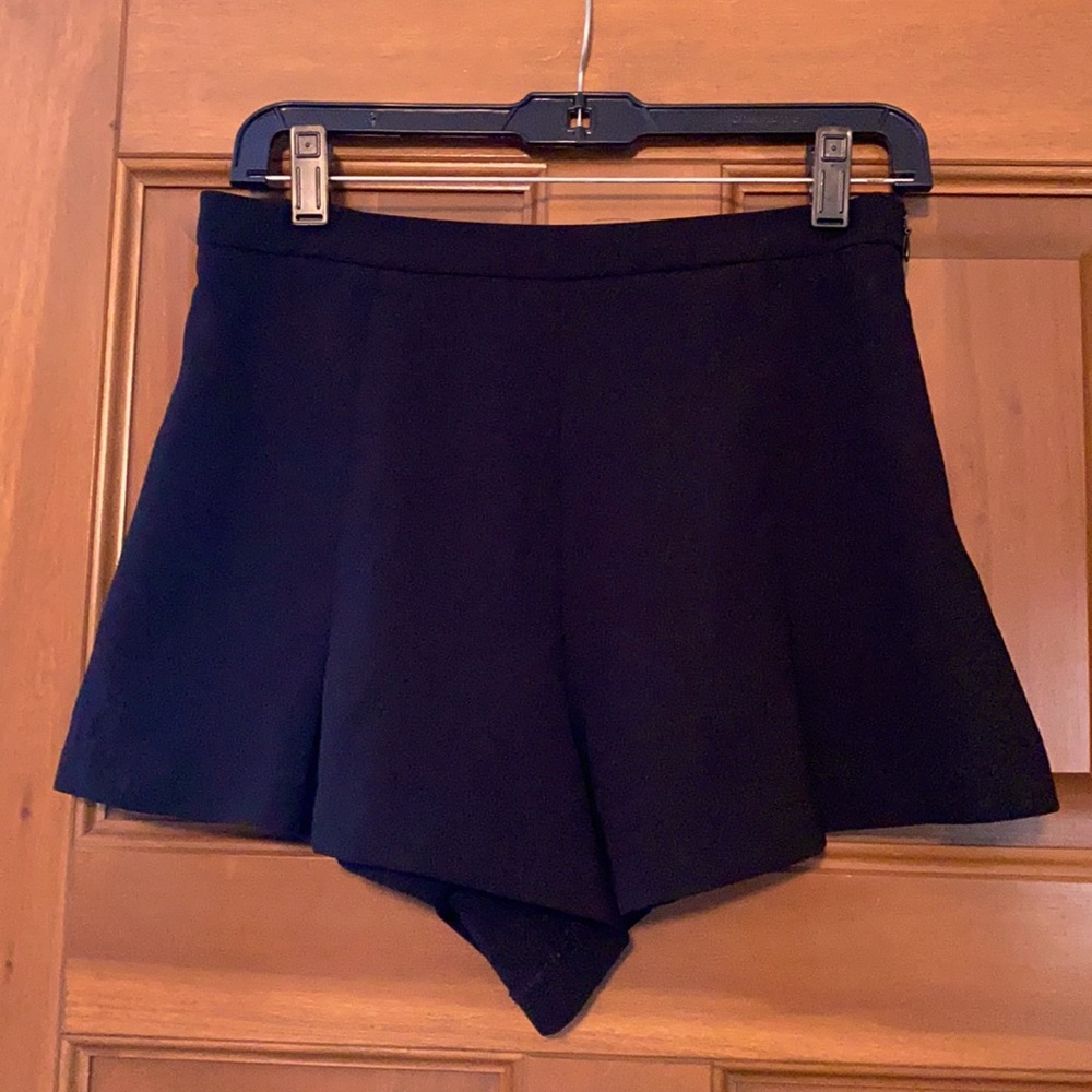 Forever 21 black pleated bottom dress shorts